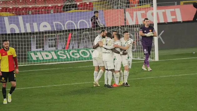 Sakaryaspor, Göztepe'yi tek golle geçti