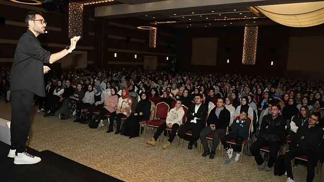 Karatay'da 'Gençlerle Bir Başka Motivasyon Buluşmaları' başladı