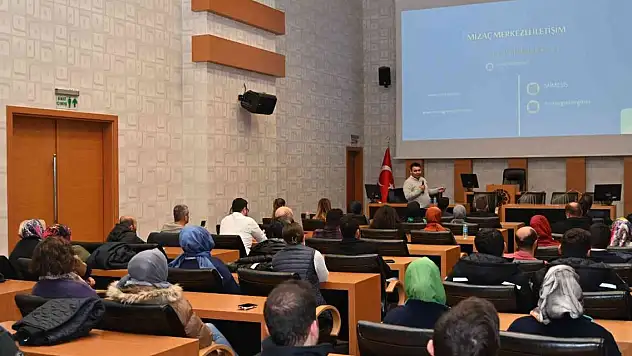 Selçuklu Belediyesi personeline mizaç konulu eğitim