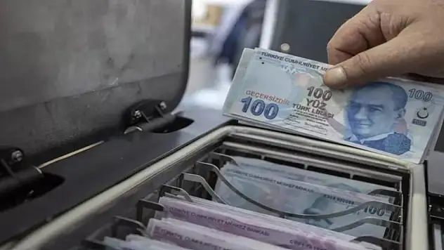 SGK, günlerdir kapalı olan emekli maaş hesaplama ekranını kullanıma açtı