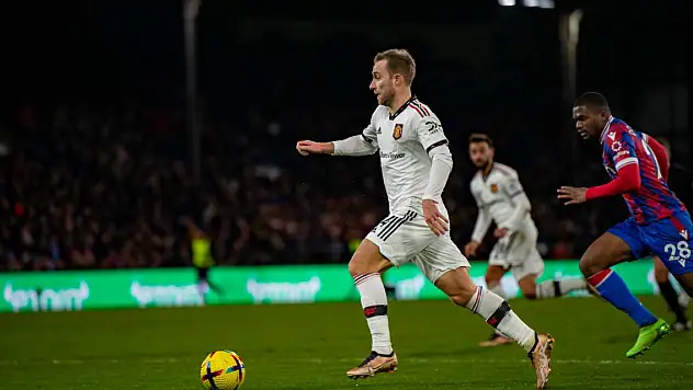 Manchester United, deplasmanda Crystal Palace ile berabere kaldı