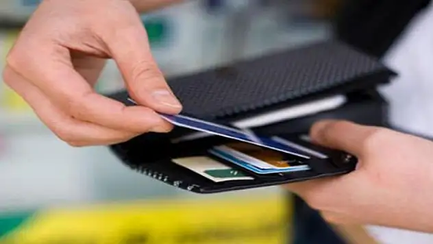 Türkiye, kart ile 3,7 trilyon TL harcama yaptı