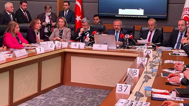 Başörtüsü teklifi komisyonda görüşülmeye başlandı