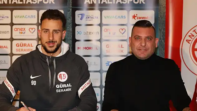 Antalyaspor, Helton Leite ile 1.5 yıllık sözleşme imzaladı
