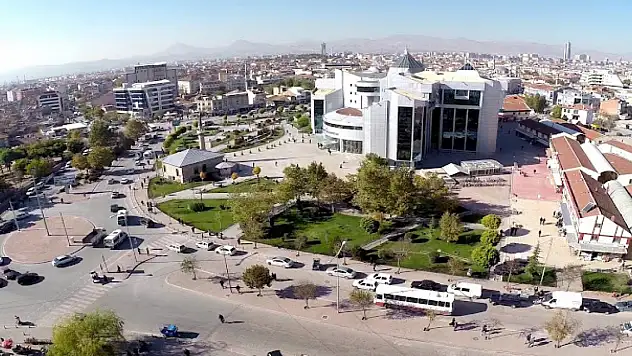 Karatay'da 10 dükkanı belediye kiraya verecek