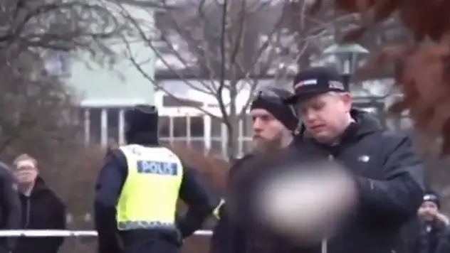 Danimarkalı aşırı sağcı Rasmus Paludan, İsveç'te Kur'an-ı Kerim yaktı