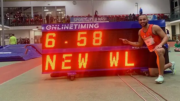 Milli atlet Kayhan Özer, Çekya'da zirve yaptı