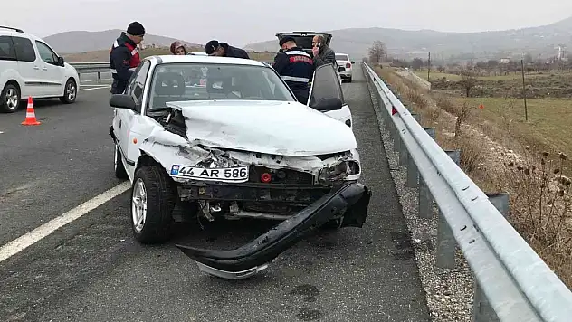 Trafik kazası: 4'ü çocuk 7 yaralı
