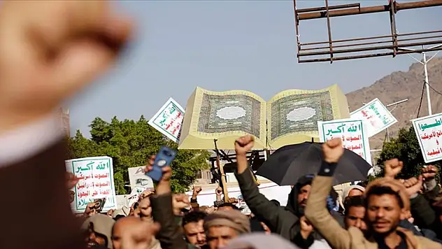 İsveç'te Kur'an-ı Kerim'in yakılması Yemen ve Ürdün'de protesto edildi
