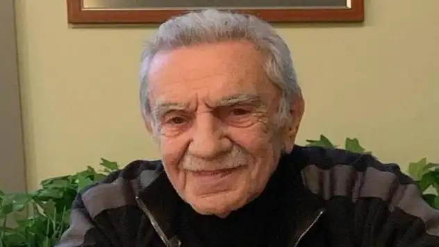 Oyuncu Aydemir Akbaş kötü haberi Instagram hesabından duyurdu