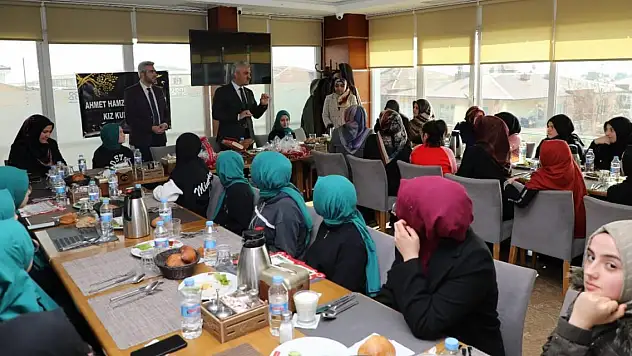 Hafızlığını tamamlayan öğrenciler için program düzenlendi