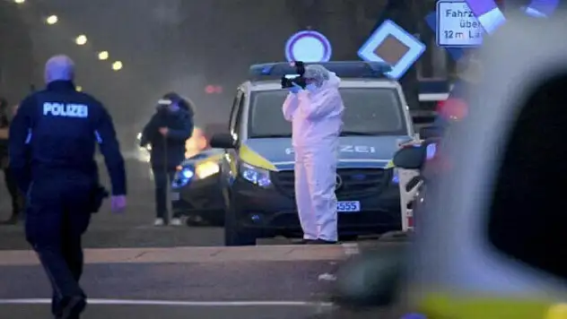 Trende bıçaklı saldırı: 2 kişi yaşamını yitirdi