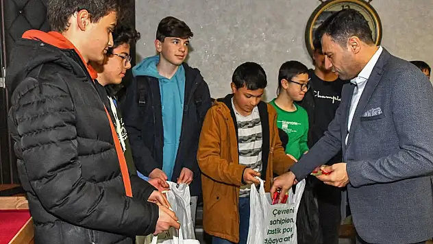 Özgökçen ve Stanojevic ikramlarda bulundu