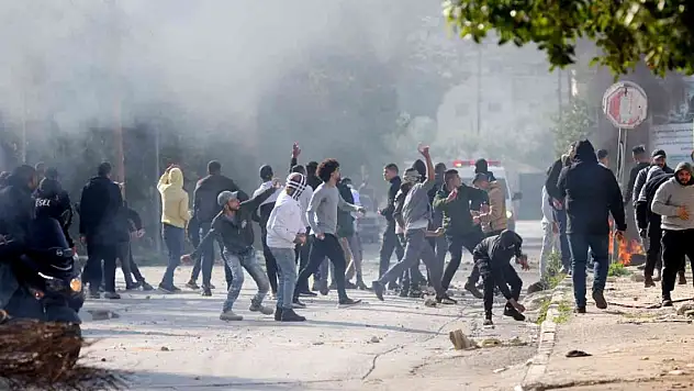 İsrail ordu radyosu: Mısır'ın ateşkes çabaları şu anda başarısız oldu