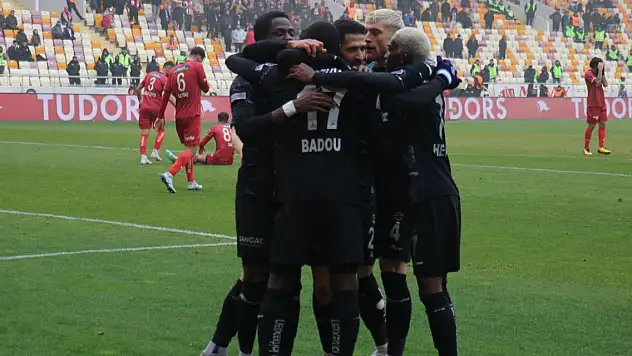 Adana Demirspor Sivas deplasmanında kazandı