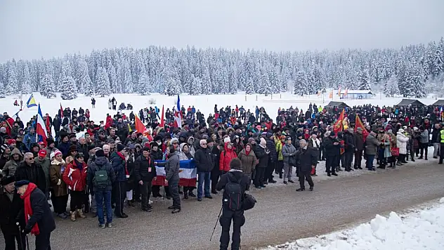 81 yıldır düzenlenen geleneksel 'İgman Yürüyüşü' yoğun katılımla yapıldı