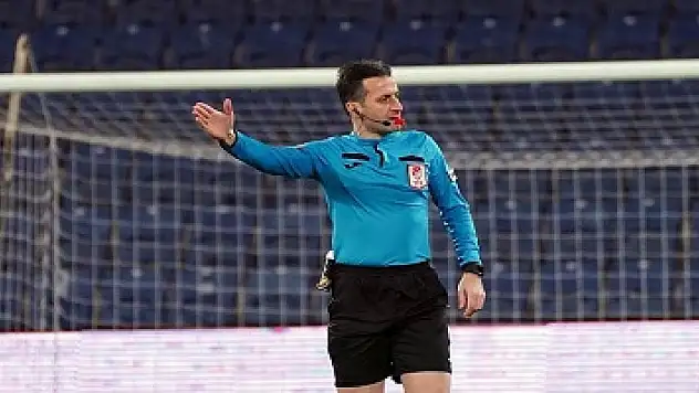 Başakşehir ve Konyasporlu oyuncuların VAR tepkisi