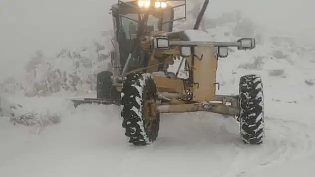 Diyarbakır'da kardan kapanan 116 mahalle yolu ulaşıma açıldı