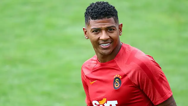 PSV'den Aanholt hamlesi