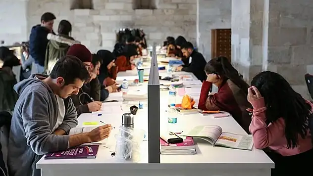 Üniversiteli gençlere müjde