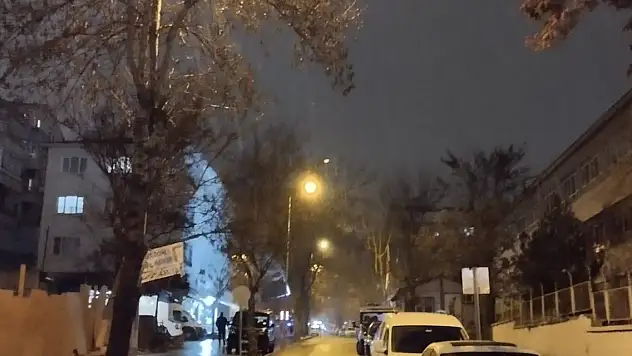 Ankara'da kar yağışı başladı