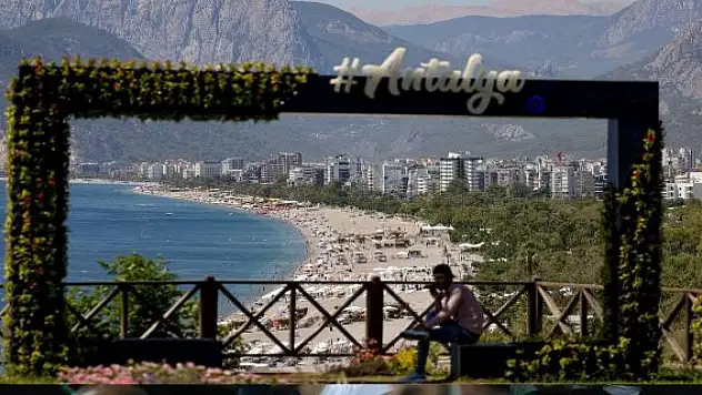 Bakan Nebati: Turizmde 2028 hedefimiz 90 milyon turist