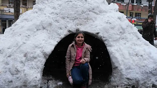 Bitlis'te yapılan 'iglo' ev büyük ilgi gördü