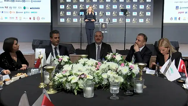 Bakan Varank: Bizim yaptıklarımıza 6'lı masanın hayalleri bile erişemez