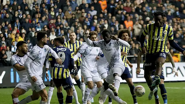 Fenerbahçe'nin Sivasspor maçı kamp kadrosu açıklandı! O isim geri döndü