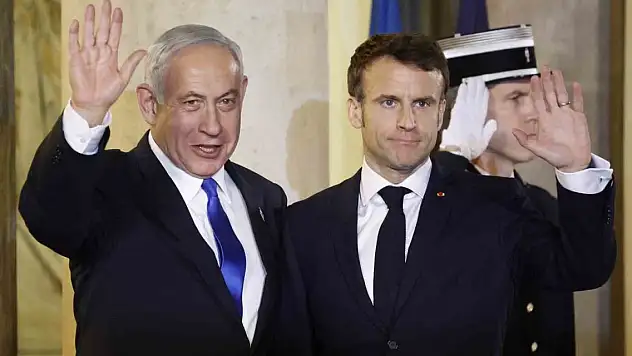 Netanyahu ve Macron, Paris'te görüştü
