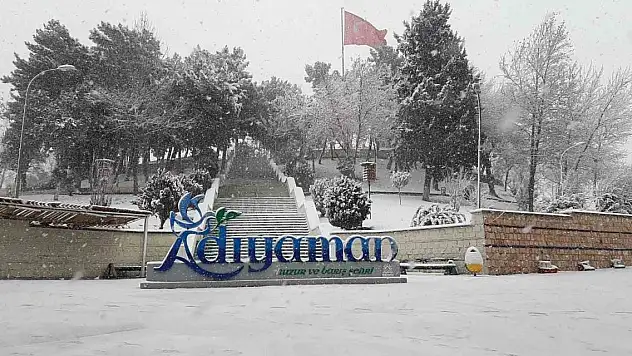 Adıyaman'a beklenen kar yağdı
