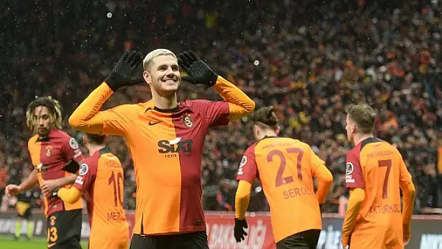 Galatasaray farkı açıyor