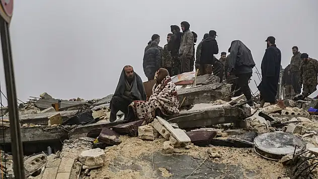 Suriye'de depremde en az 574 kişi öldü, binlerce kişi yaralandı