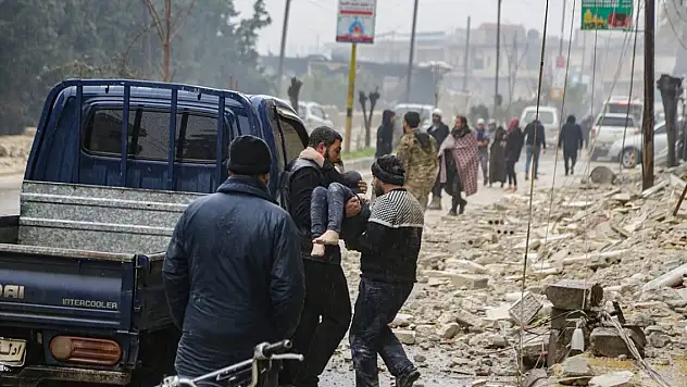 Suriye'de depremin bilançosu ağırlaşıyor! En az 810 kişi öldü