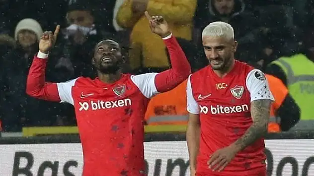 Christian Atsu canlı çıkartıldı