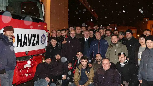 Deprem bölgesine yardım tırı