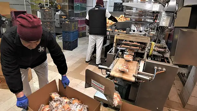 Konya'dan yardım seferberliği! Karatay Belediyesinden 100 bin ekmek