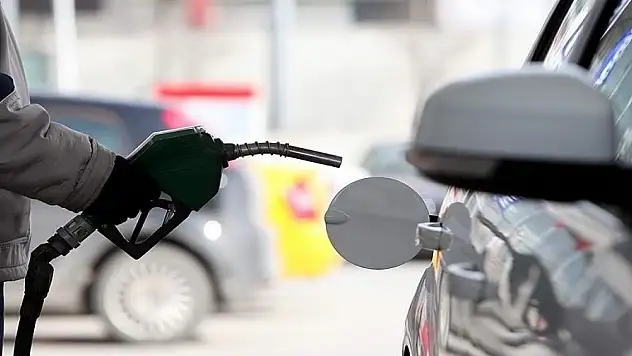 Akaryakıt zammına deprem freni
