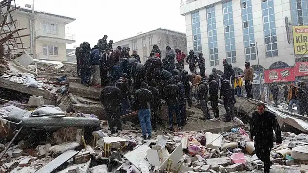 Hazine ve Maliye Bakanlığı, deprem bölgesinde mücbir sebep hali ilan etti