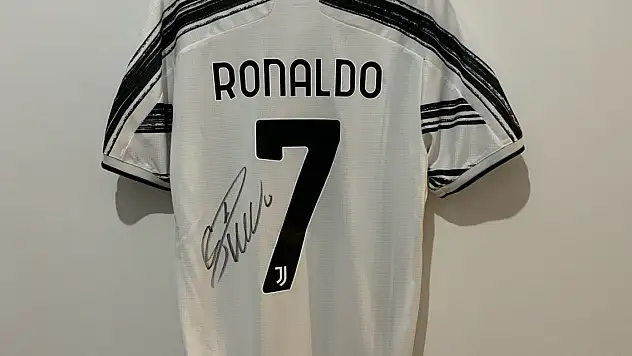 Alkışlar Cristiano Ronaldo'ya