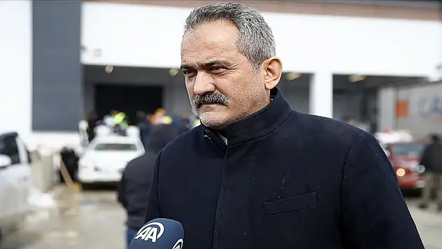 Bakan Özer: 10 ilde 450 bin kişiye konaklama hizmeti veriyoruz
