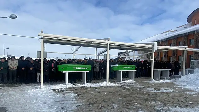 Asker oğullarını Suriye'ye uğurlamak için gittikleri Adıyaman'da depremde can verdiler