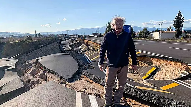 Bilim adamları yüzyılın depremini analiz etmek için sahada