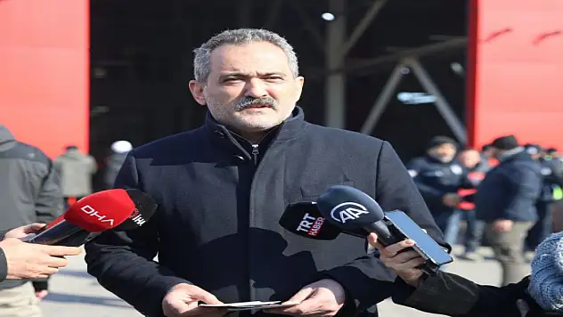 Sınavlar nasıl olacak? Bakan Özer'den LGS açıklaması