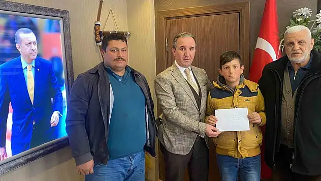 Yetiştirdiği küçükbaş hayvanı satıp parasını depremzedelere bağışladı