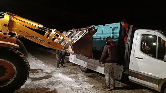 Kestikleri 70 küçükbaşı deprem bölgesine gönderiyorlar