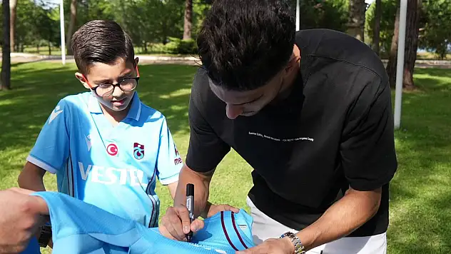 Bartra'dan depremzedeler için açık artırma desteği