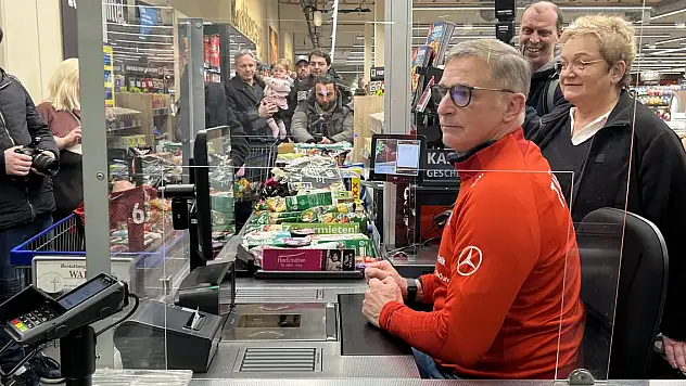 Kuntz depremzedeler için çalıştı