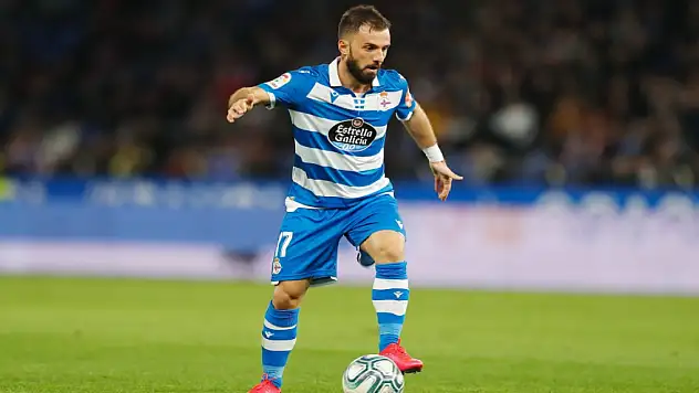 Emre Çolak futbolu bıraktığını açıkladı