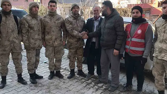 Deprem bölgesinde 3 gündür kayıptı, imdadına jandarma yetişti